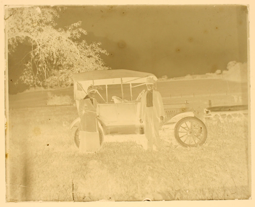 ins00905a.jpg