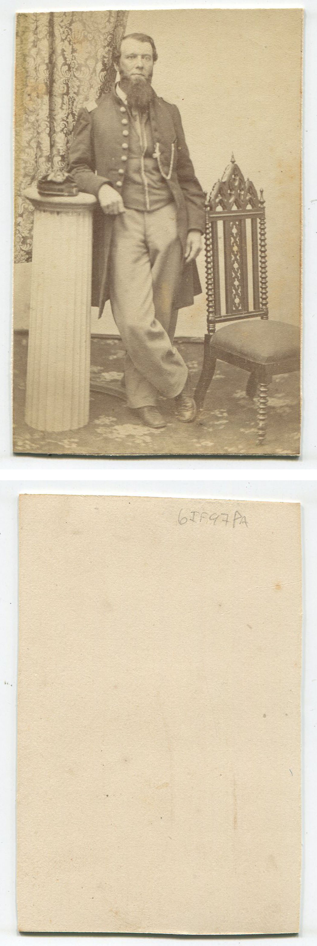 ins01363a.jpg