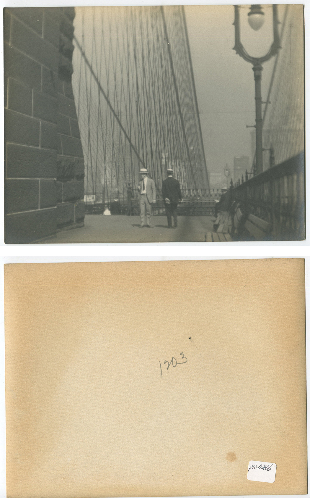 ins01817a.jpg
