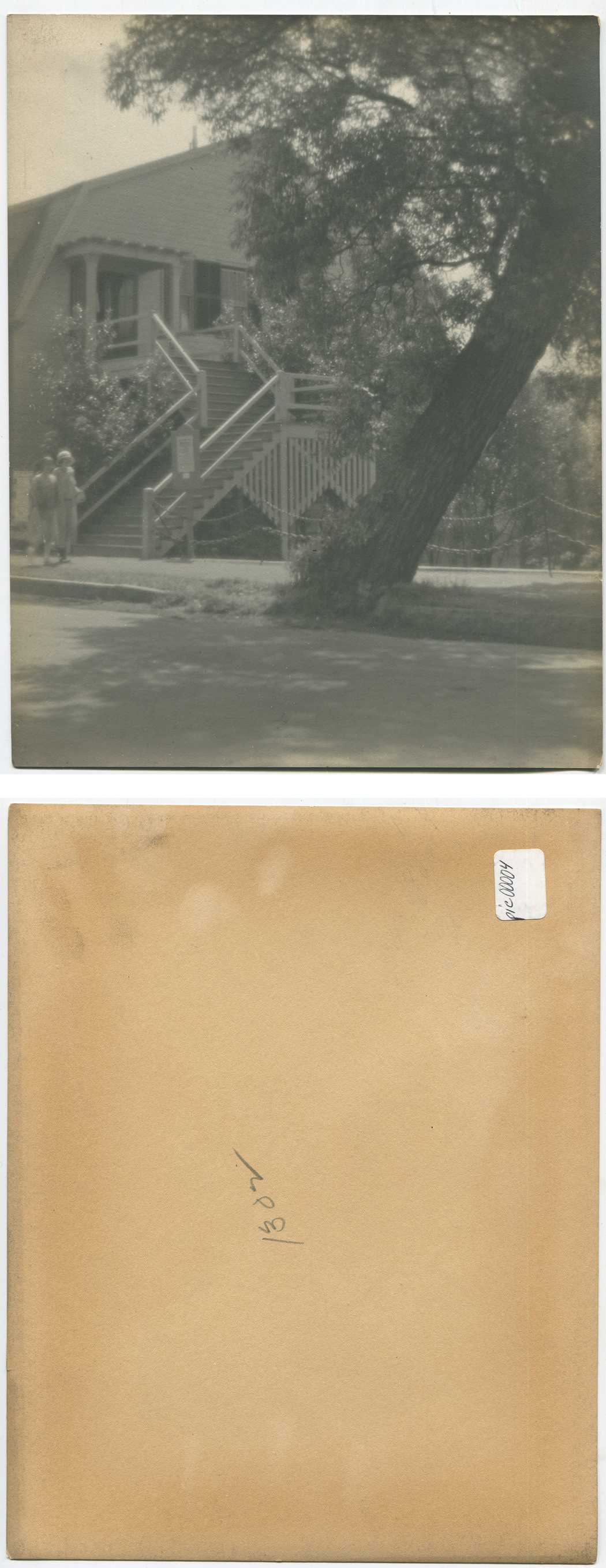 ins01826a.jpg