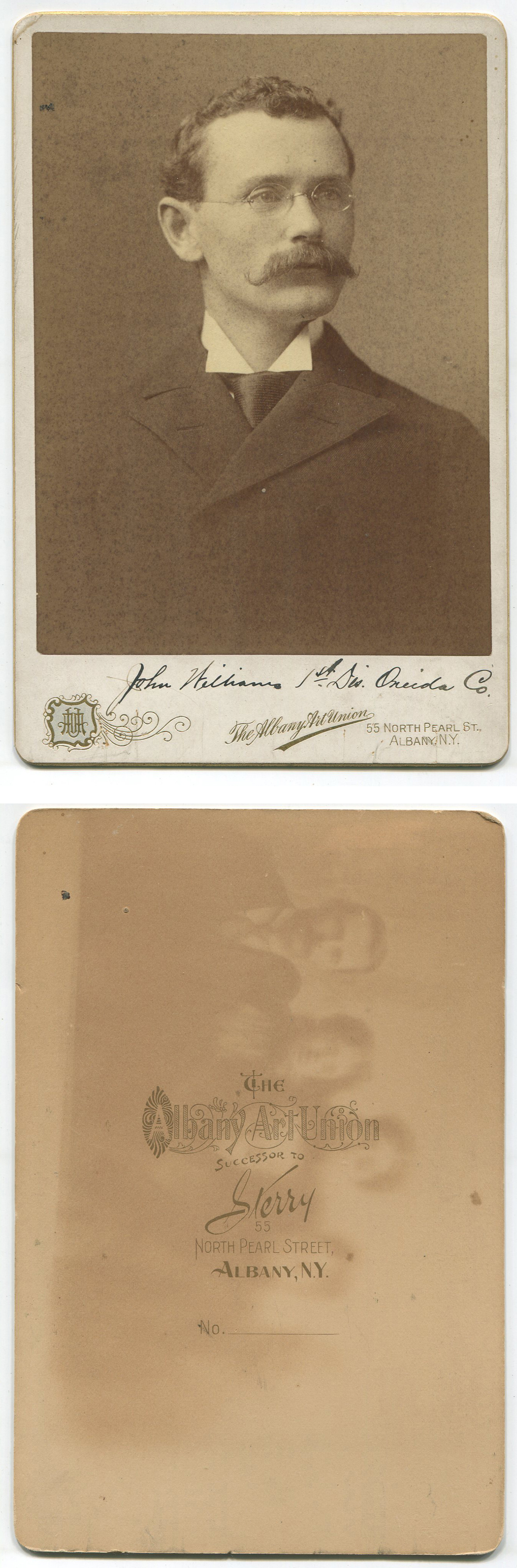 ins01957a.jpg