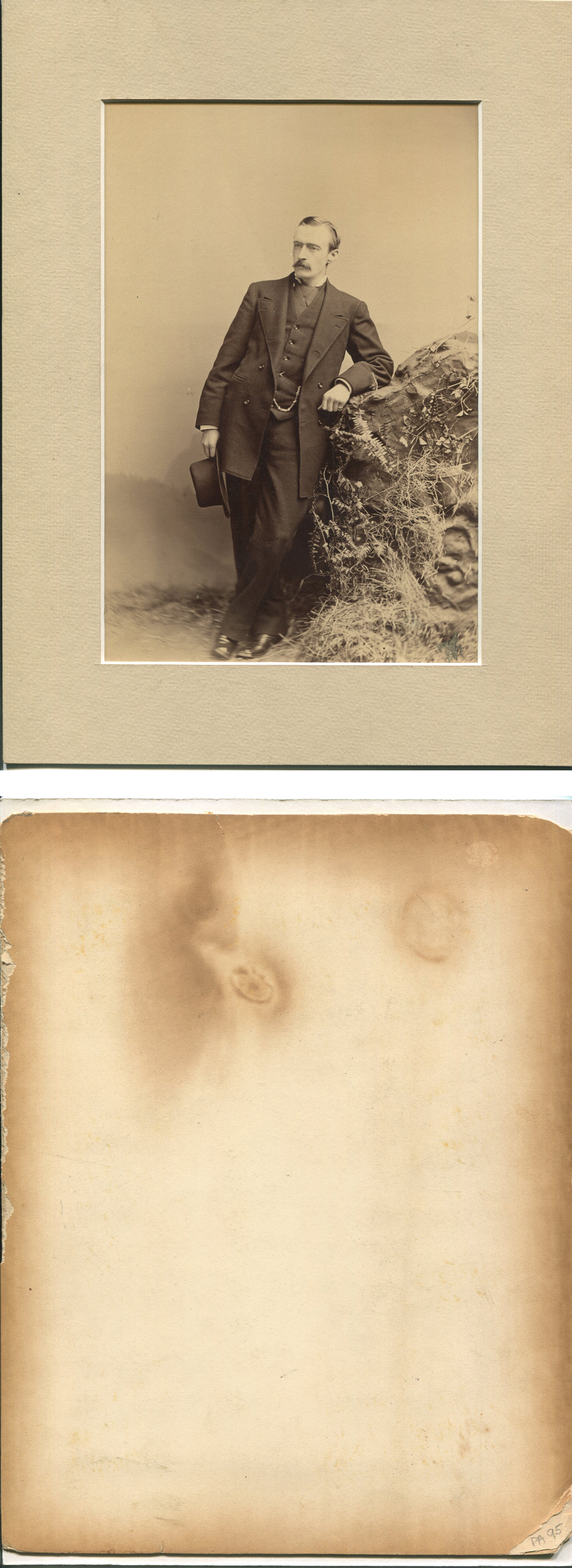 ins02348a.jpg