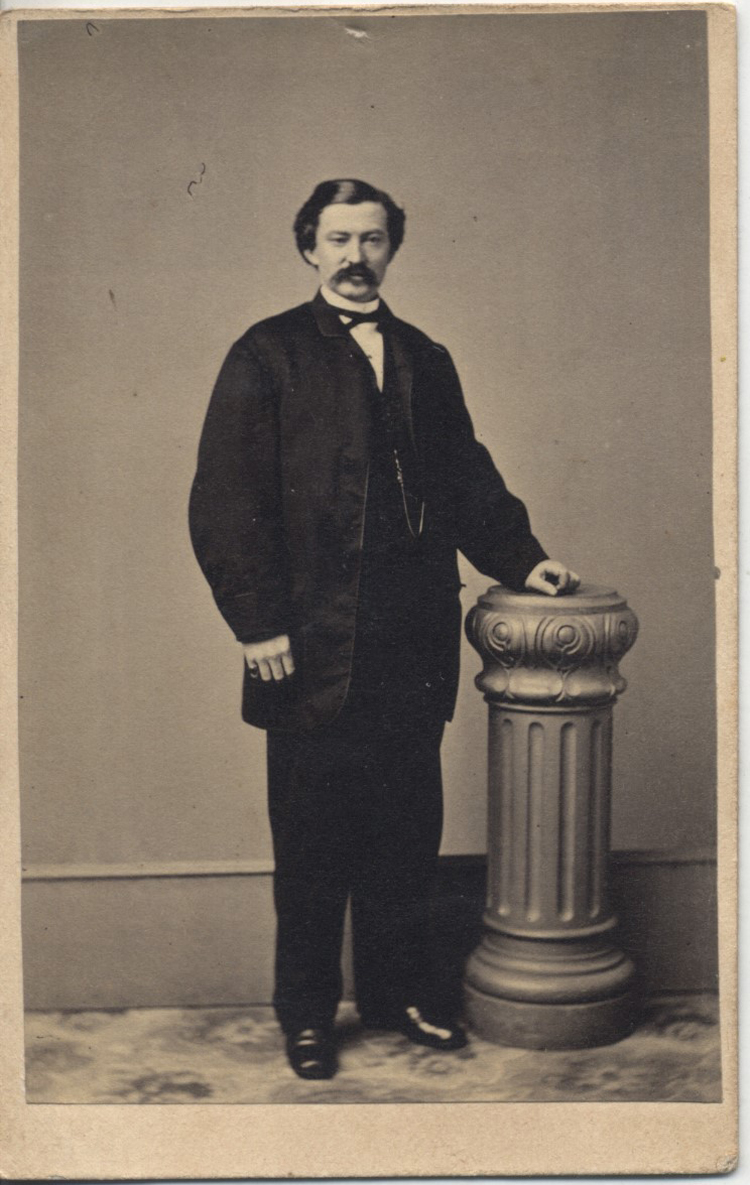 ins02881a.jpg