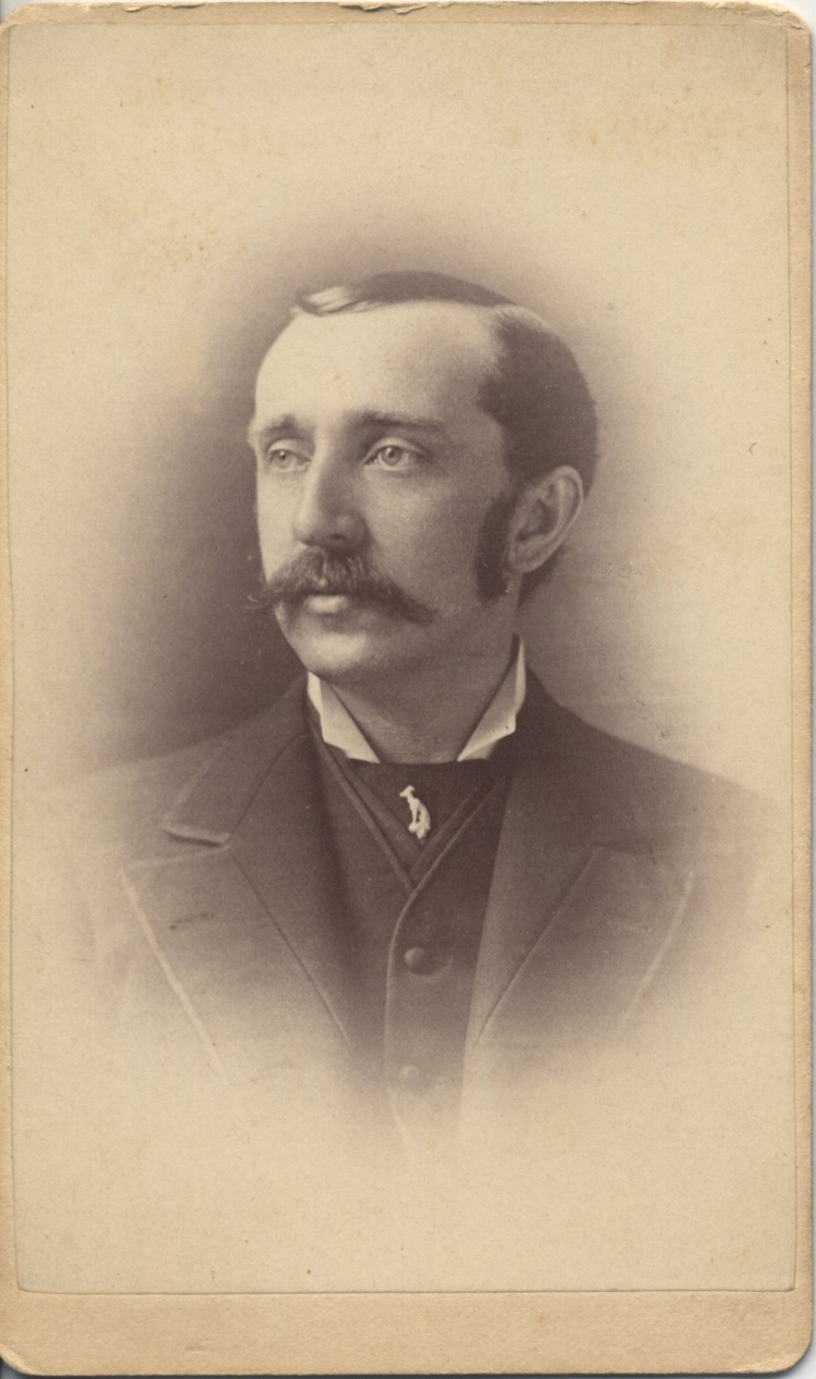 ins02883a.jpg