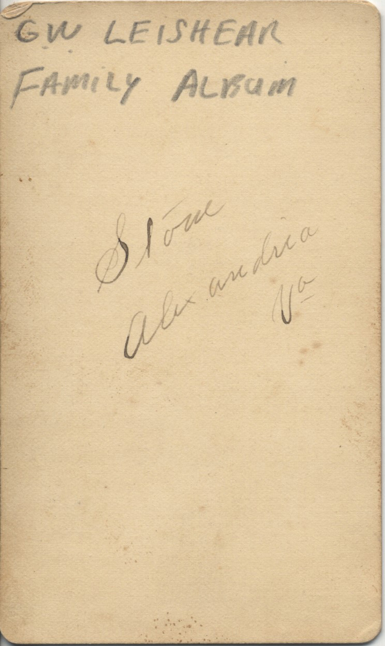 ins02883b.jpg